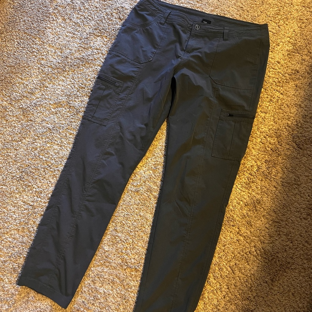 Kuhl Women’s Gray cargo hiking Pants
